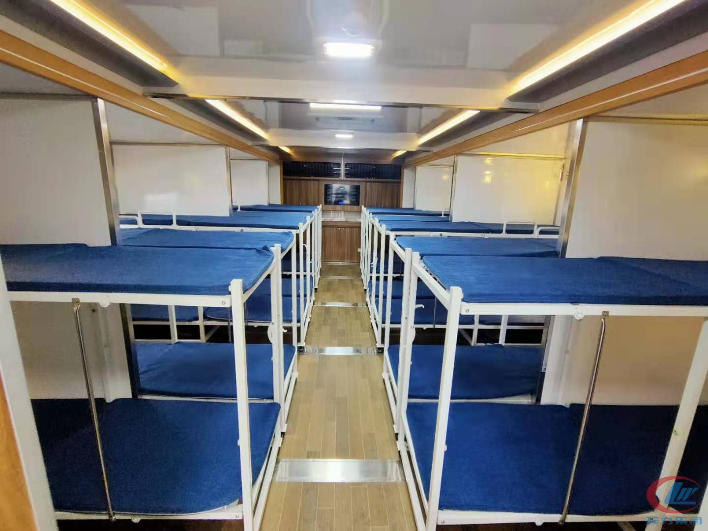 東風(fēng)天錦宿營車