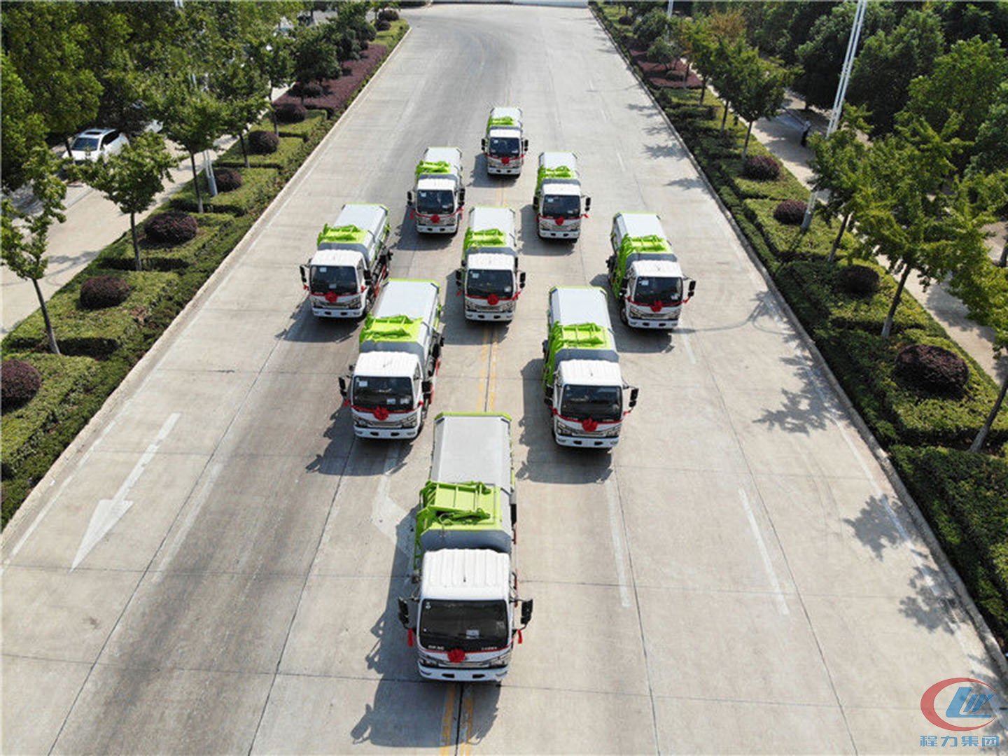 程力集團(tuán)國(guó)六新款東風(fēng)小多利卡D6自裝卸垃圾車批量發(fā)車