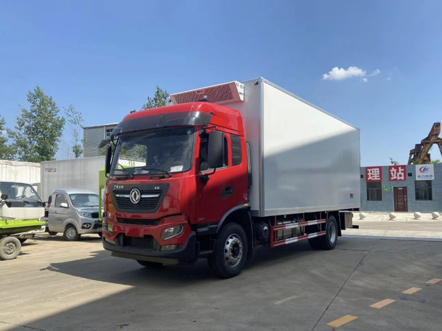 國(guó)六東風(fēng)天錦7.8米冷藏車