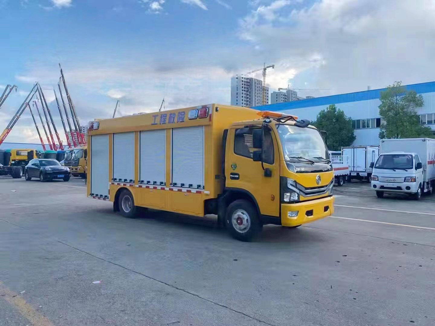 東風(fēng)多利卡搶險車