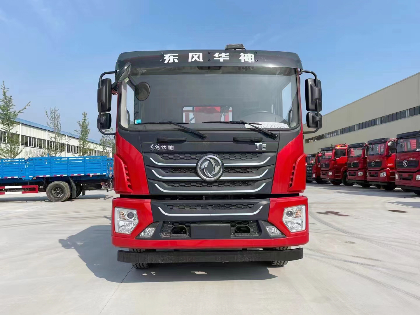 東風華神T5后雙橋隨車吊