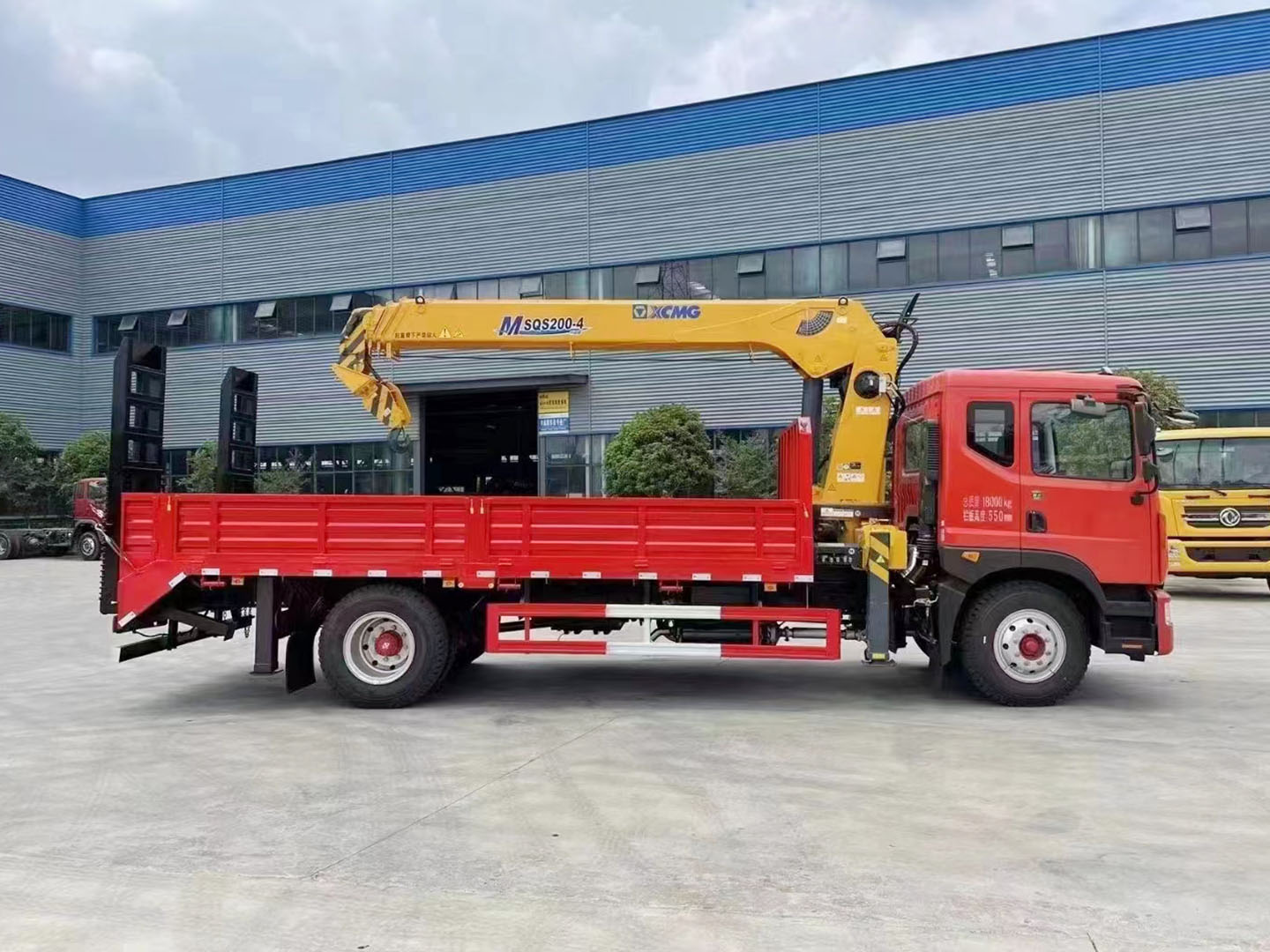 東風(fēng)多利卡D9隨車吊帶爬梯