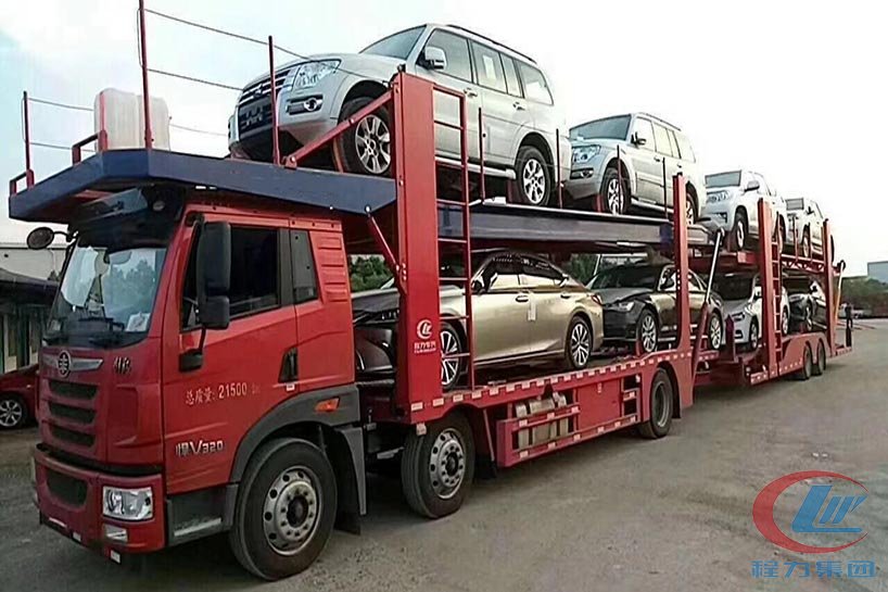 青島解放悍V小三軸中置軸轎運(yùn)車(chē)側(cè)面圖