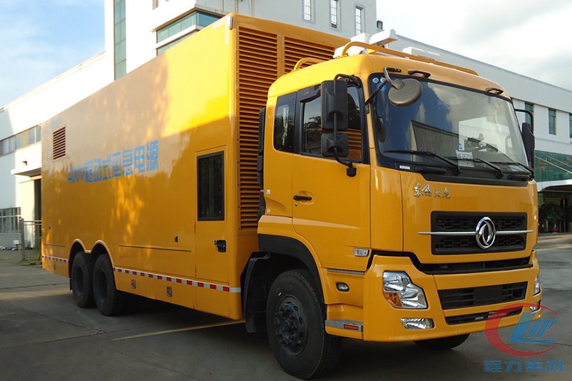 天龍后雙橋應(yīng)急電源車(chē)側(cè)面圖