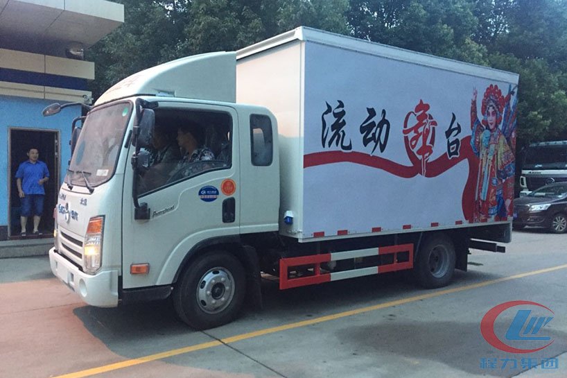 大運(yùn)排半3.8米廂長(zhǎng)舞臺(tái)車(chē)側(cè)面圖