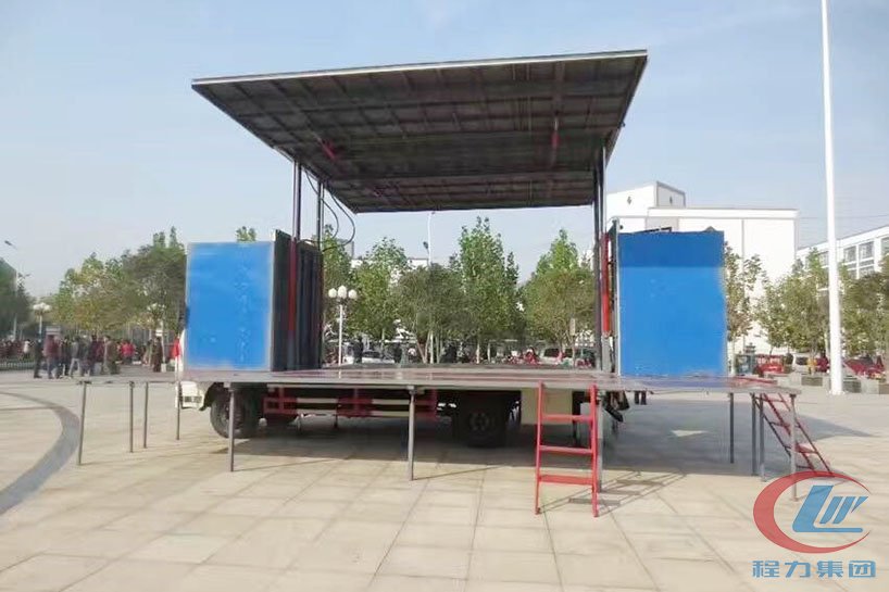 重汽王牌3.8米廂長舞臺車側(cè)面圖