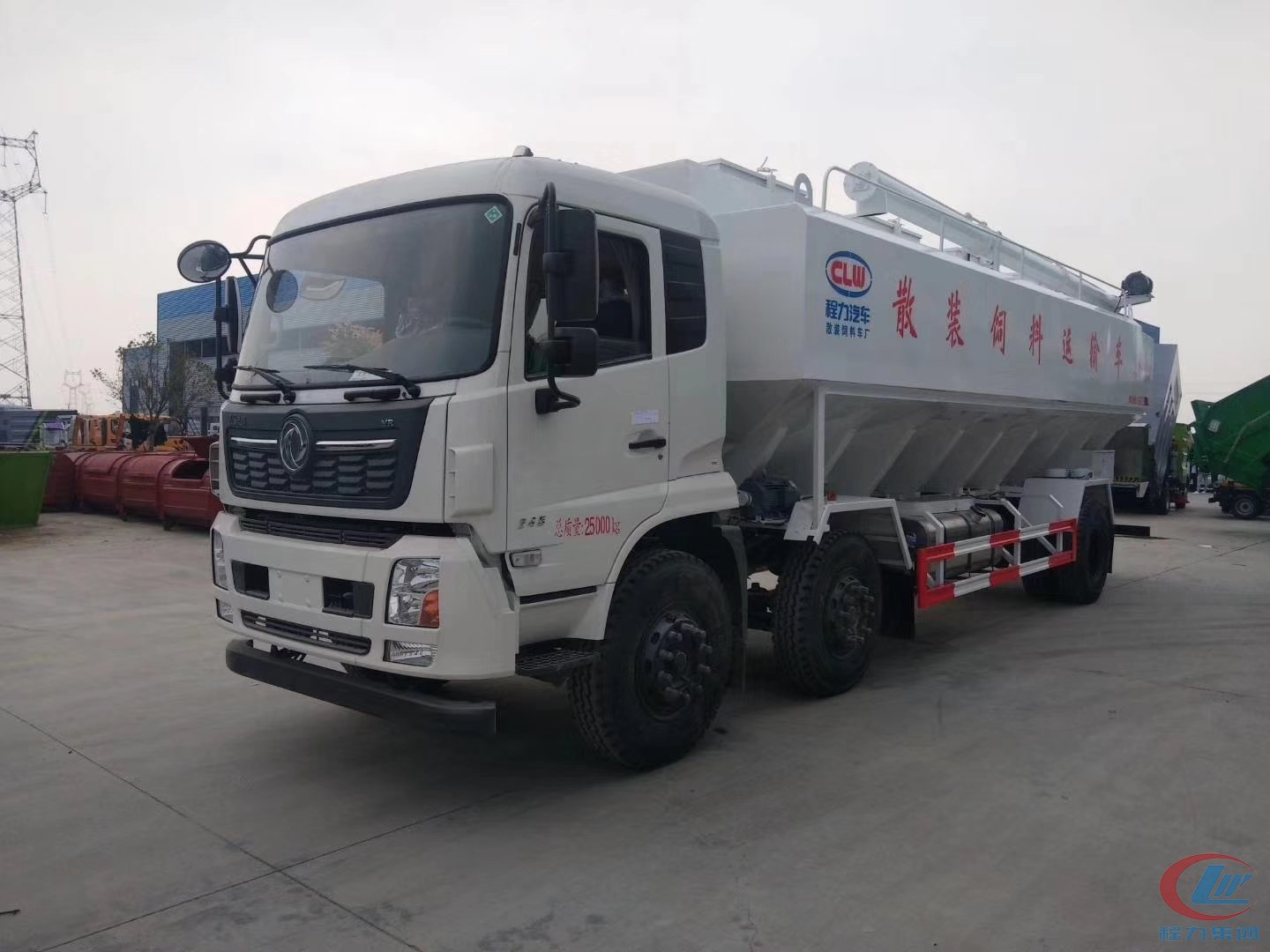 東風(fēng)天錦散裝飼料運(yùn)輸車