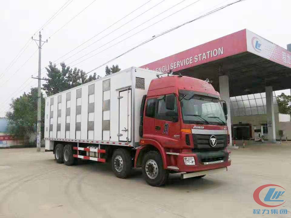 福田歐曼9.6米運(yùn)豬車(chē)側(cè)面圖