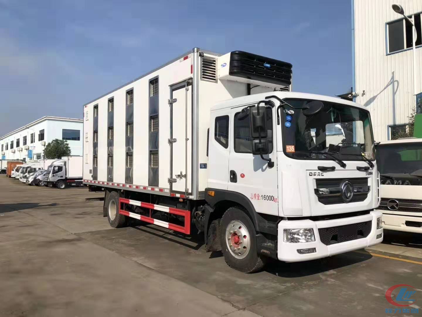 東風(fēng)多利卡D9畜禽運(yùn)輸車