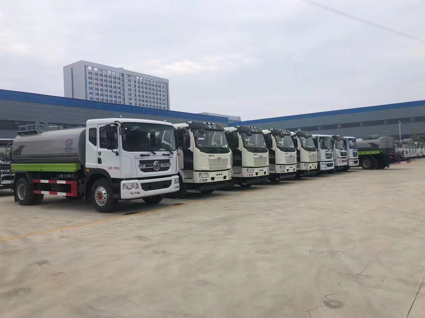 程力東風(fēng)多利卡D9灑水車|解放J6灑水車