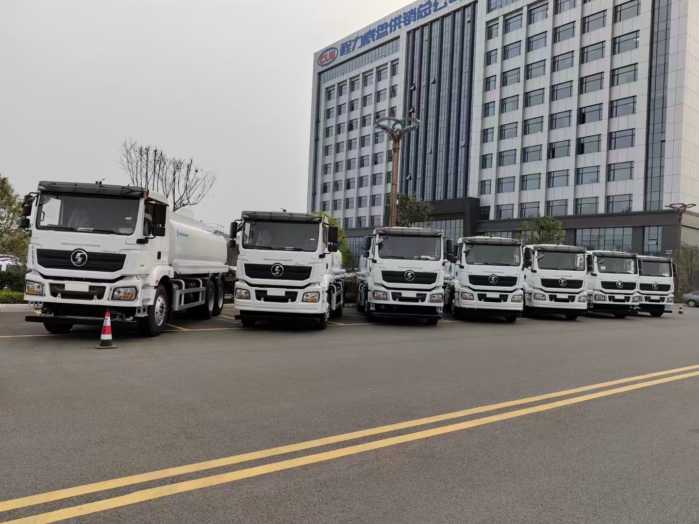 陜汽SHACMAN單橋?yàn)⑺囃赓Q(mào)訂單